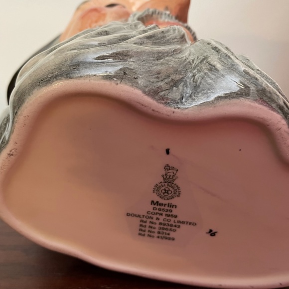 Royal Doulton Merlin Toby Mug, Merlin and Owl Large Jug - Picture 4 of 4